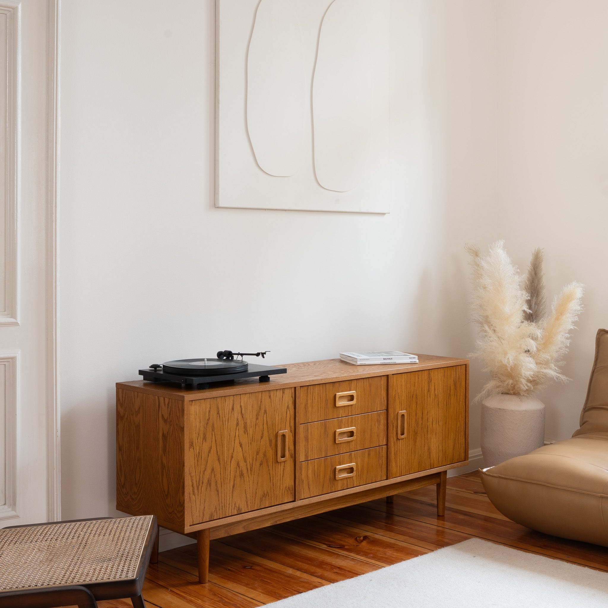 Mid-Century Modern Style – What defines it and how to bring it