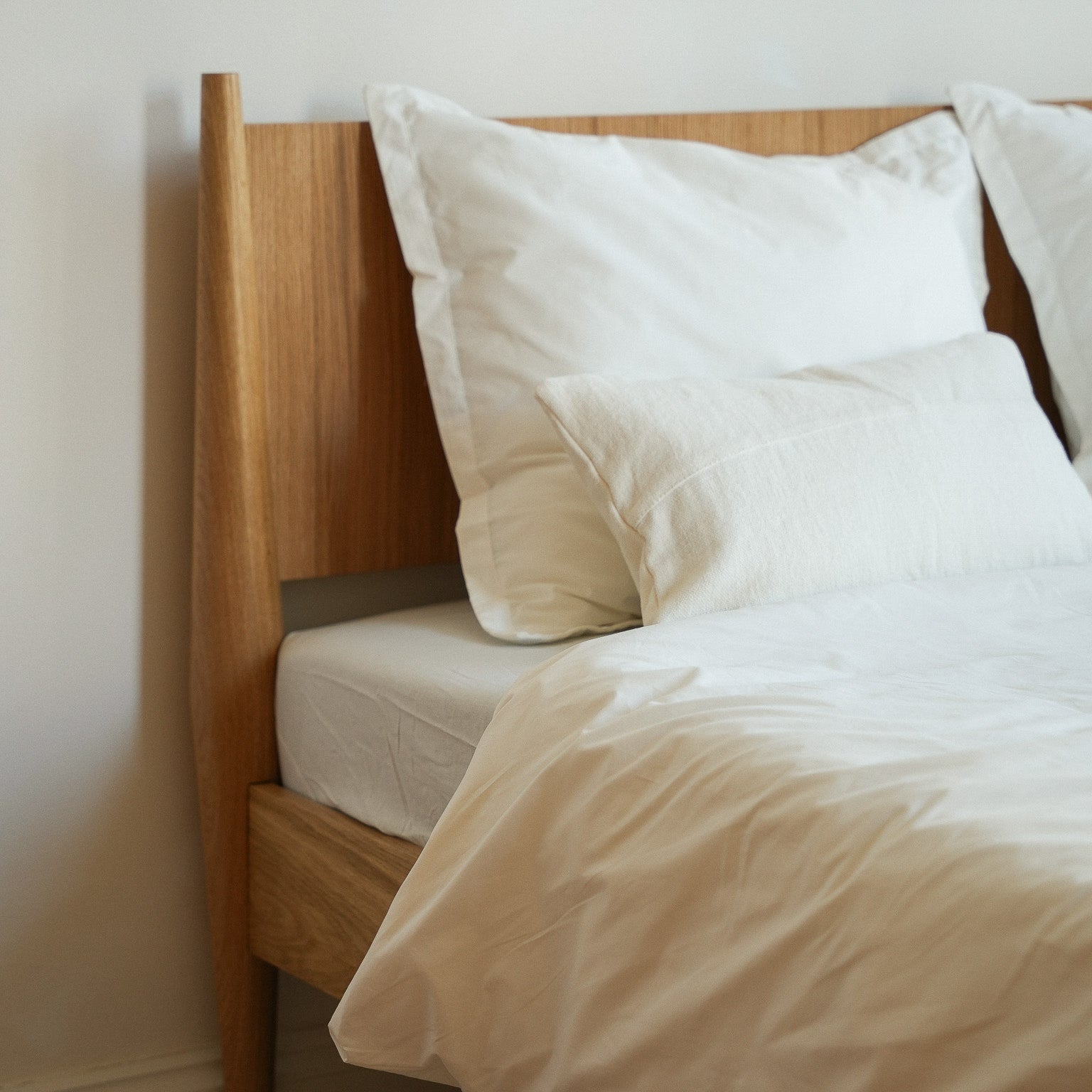 AURA Bed