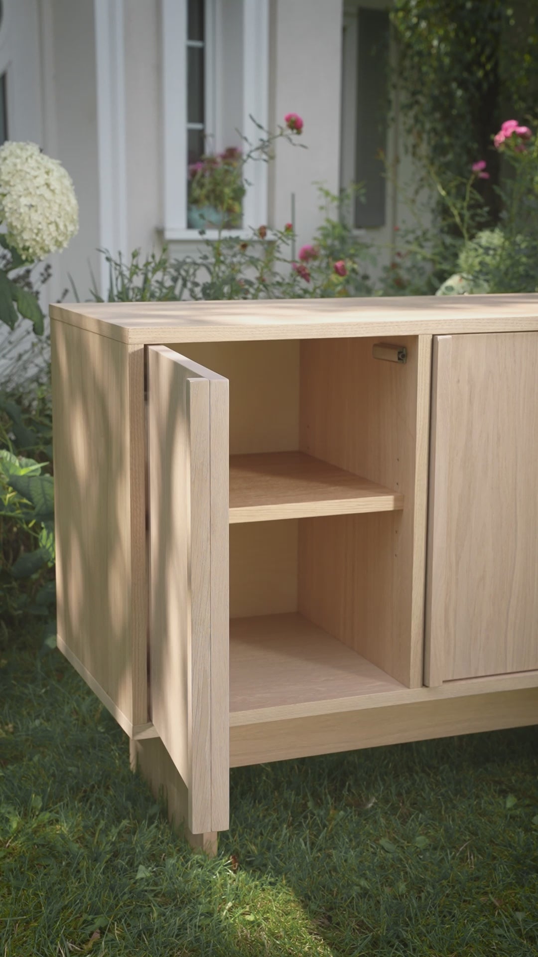  Video laden: Dressoir LOUIS